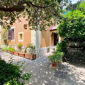 Los Mochileros Hostel - Age Limit 18-28
